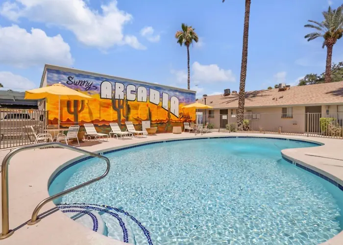 Cozy W Pool And Free Parking At * Phoenix