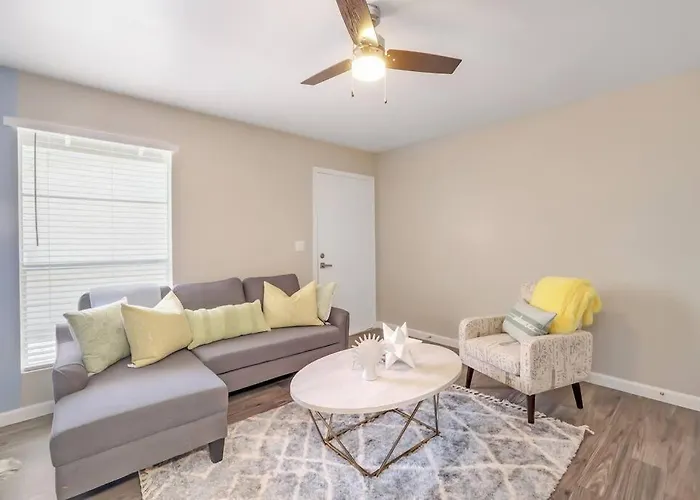 Cozy W Pool And Free Parking At Phoenix